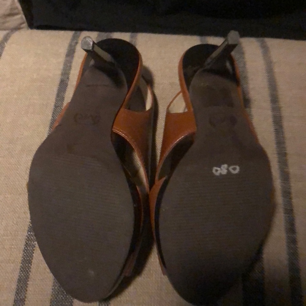 Michael Kors caramel coloured leather heels 4in - Picture 3 of 5